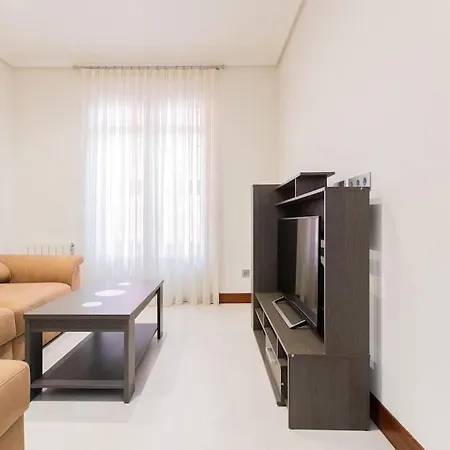 Indautxu Flat Next Stop شقة