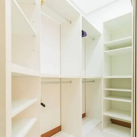 Indautxu Flat Next Stop شقة *