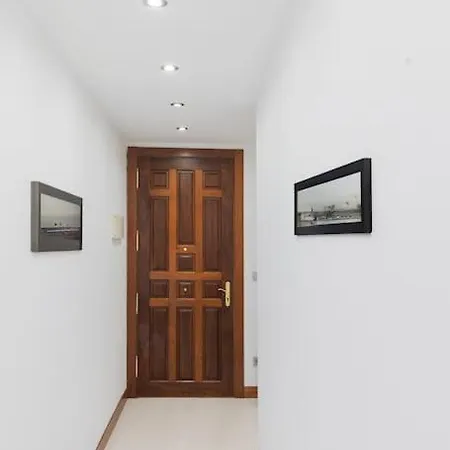 Indautxu Flat Next Stop شقة *