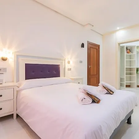 Indautxu Flat Next Stop شقة